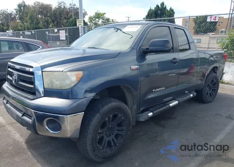 2010 Toyota Tundra Grade 5.7L V8 z USA, uszkodzony, nr VIN 5TFRY5F16AX084427